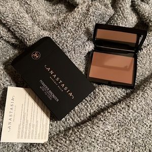 BNIB Anastasia of Beverly Hills Powder Bronzer